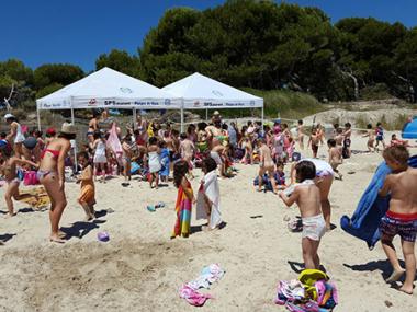 Salvament Platges de Muro organitza una jornada informativa i de lleure per a més de 150 nins
