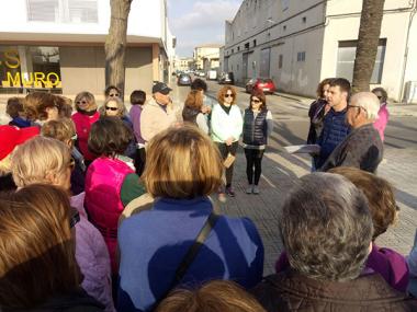 Més de 60 murers i mureres participen en la caminada inaugural de la ‘Ruta Saludable’