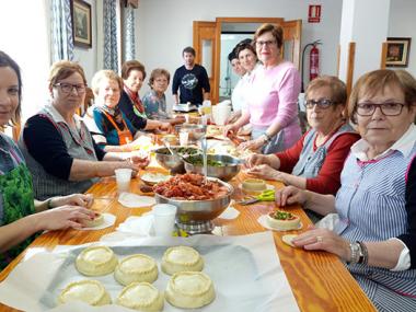 Jornada de panades i robiols a la residència Reina Sofia	