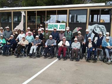 Els nostres majors de la Residència Reina Sofia van anar ahir d'excursió al Safari Zoo Sa Coma