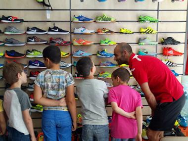 Els alumnes del Col·legi Sant Francesc d’Assís visiten els comerços de Muro
