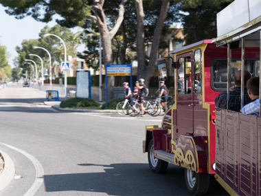 Presenten a Platja de Muro el primer tren turístic amb gas natural d'Europa