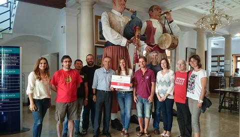 L'Ajuntament de Muro dóna 1000 euros a l'ONG Dentistas Sobre Ruedas