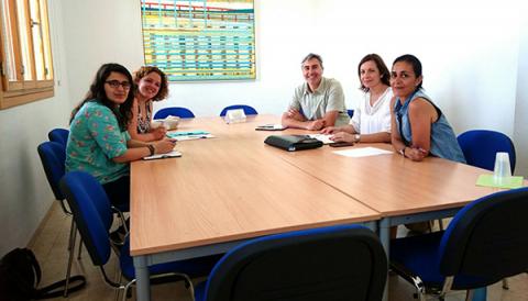 Reunió a tres bandes entre Ajuntament, Govern i Consell per lluitar contra el maltracte infantil
