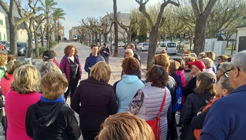 Més de 60 murers i mureres participen en la caminada inaugural de la ‘Ruta Saludable’