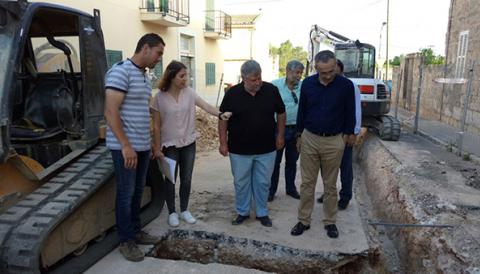 Visita del conseller insular de Cooperació Local a les obres que es fan a Muro	