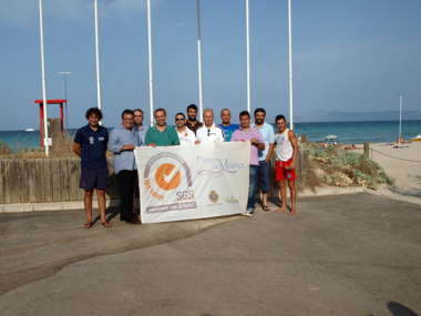 Hissada de les Banderes Blava i ISO 14001 a les Platges de Muro 