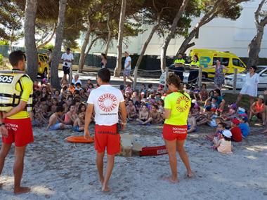Salvament Platges de Muro organitza una jornada informativa i de lleure per a més de 150 nins